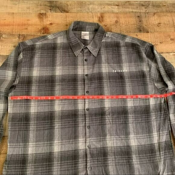 Friends mens size 3xl gray white long sleeve full button down graphic shirt - Picture 2 of 7